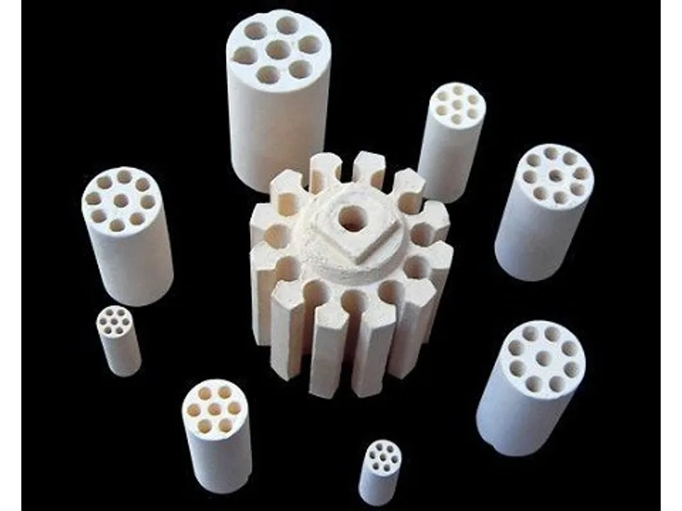 Sứ Kỹ Thuật Dị Hình