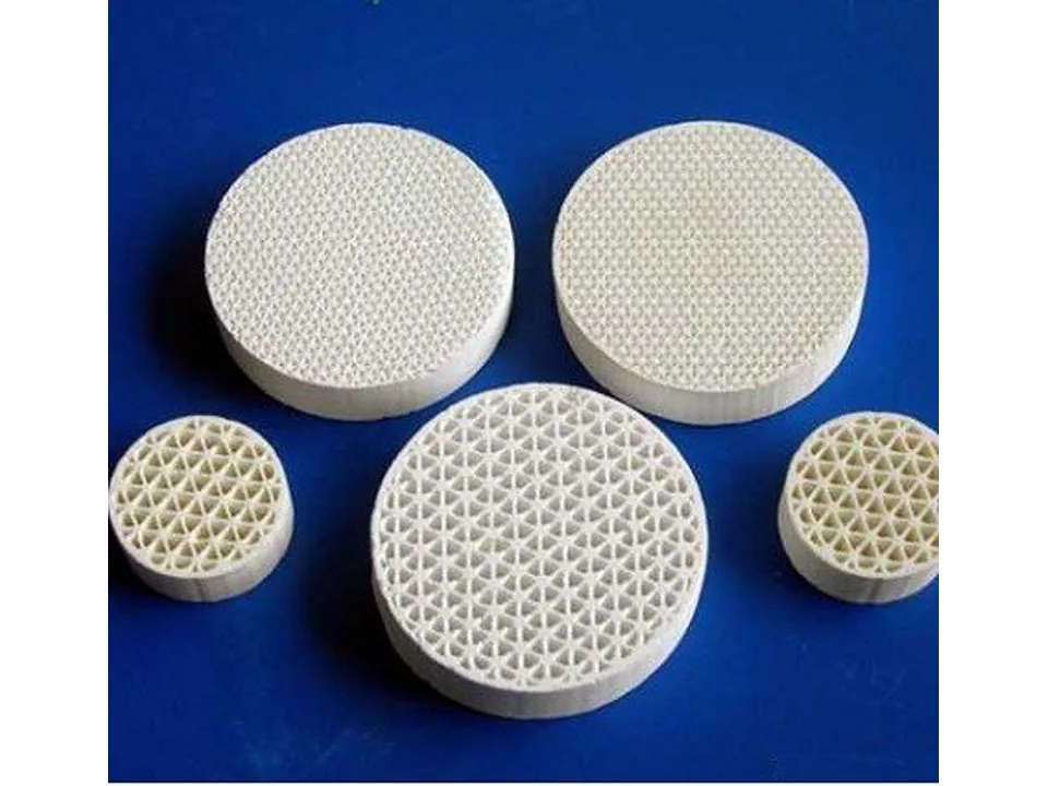 Sứ Kỹ Thuật Dị Hình